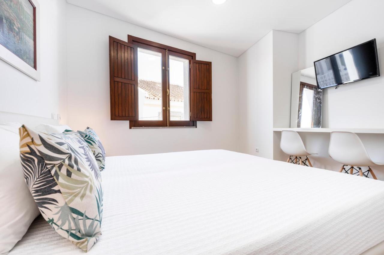 Apartamento 1º De Maio 塔维拉 外观 照片